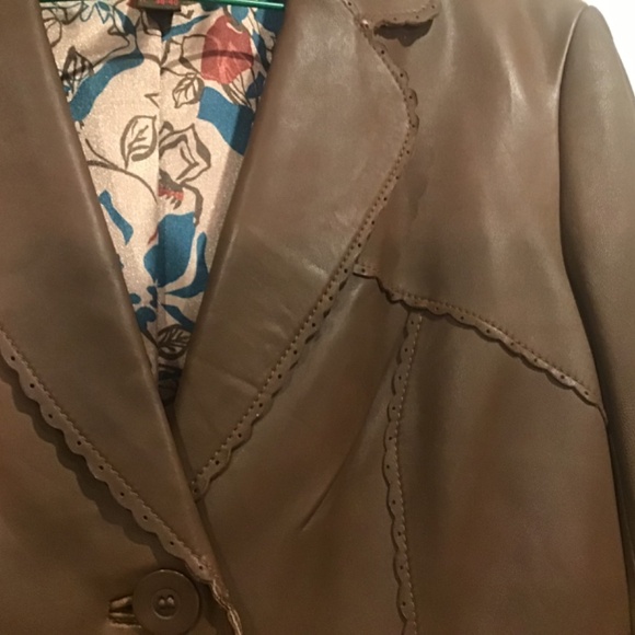 Leather jacket - Picture 11 of 12